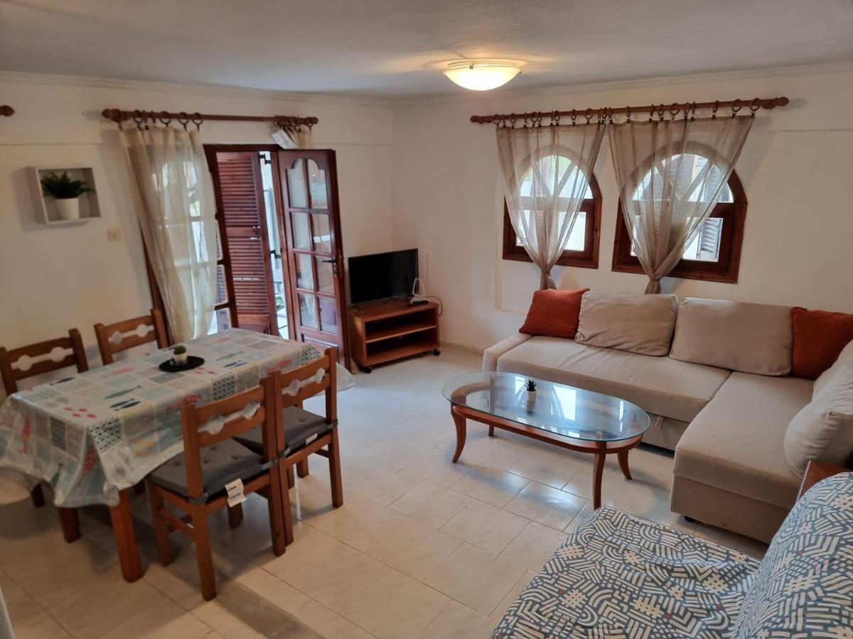 Lucas4 Flogita Apartment Dış mekan fotoğraf